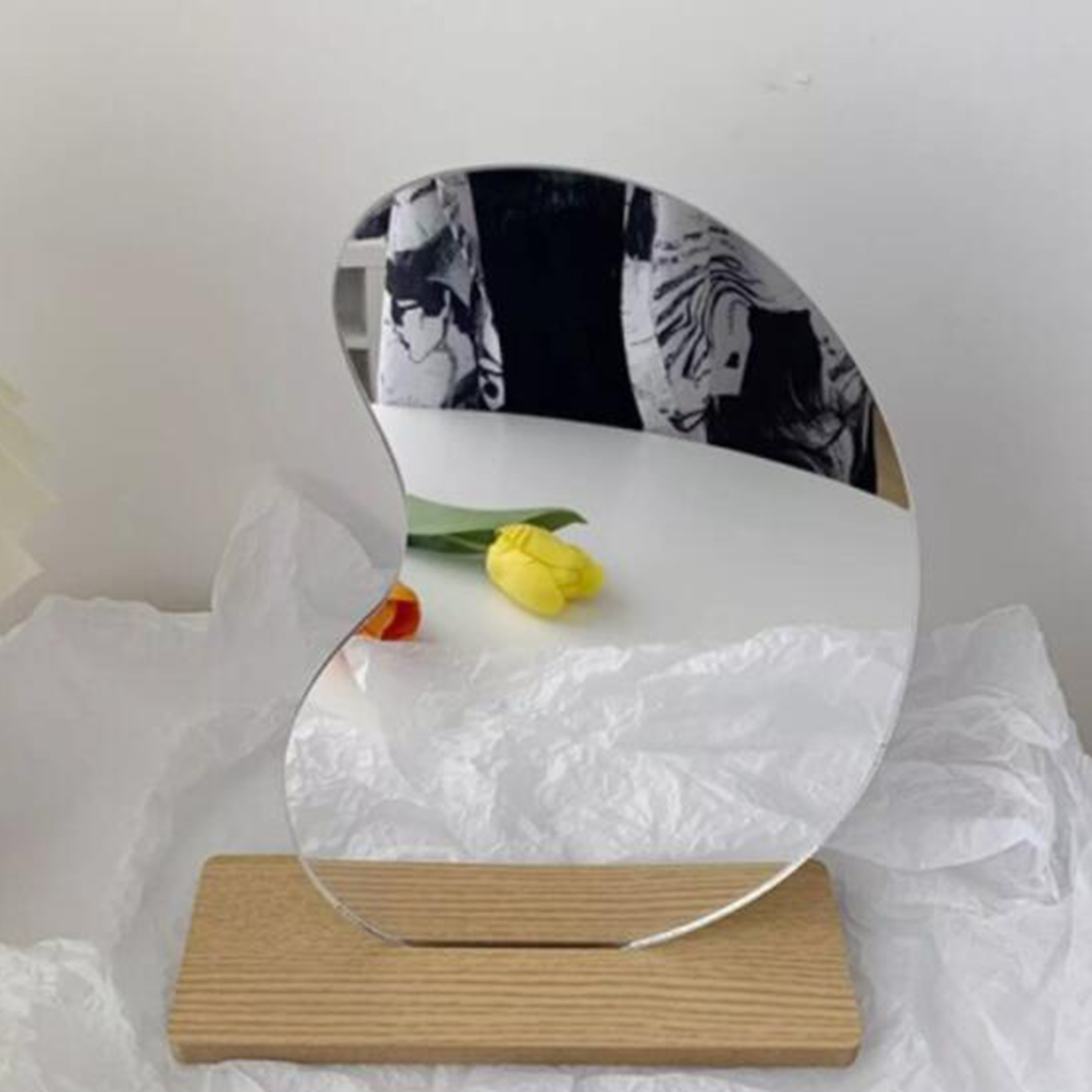 Clear Acrylic Wall-Mounted Mirror Retro Bathroom Wall Hanging Makeup Mirror Home Miniature Dressing Mirror