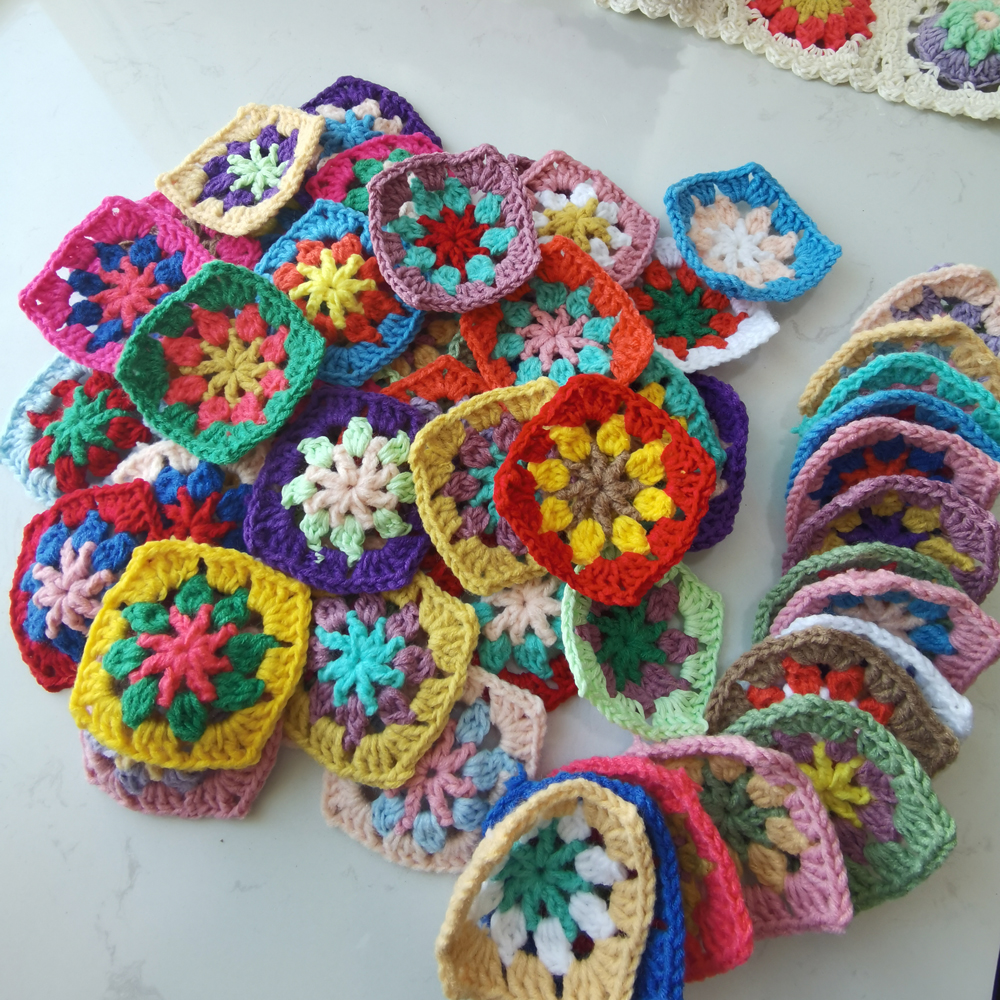 Two girls 50pcs/lot Handmade Original 7.5cm Trade Hand Crochet Coaster Handmade Cup Mat Photo Props Placemat Decorative Mat