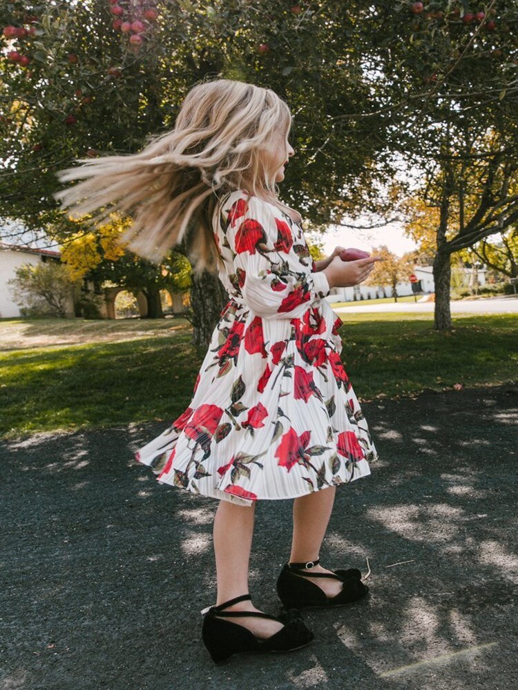 Moeder- en dochterjurk met lange mouwen en bloemenprint, bijpassende familieoutfits, outfits voor het hele gezin, mama-en-dochterjurken voor meisjes.