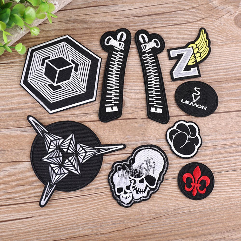 Parches bordados para planchar en la ropa, pegatinas de mochila, parche para coser insignias, con cremallera fresca negra de Calavera, 1 unidad