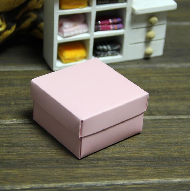 50 Pcs Kleurrijke Kleine Vierkante Papier Doos Met Deksel Blank Kleur Vouwen Doos Voor Snoep Cookie Sieraden Geschenkdoos Kartonnen ambachtelijke Dozen: Roze