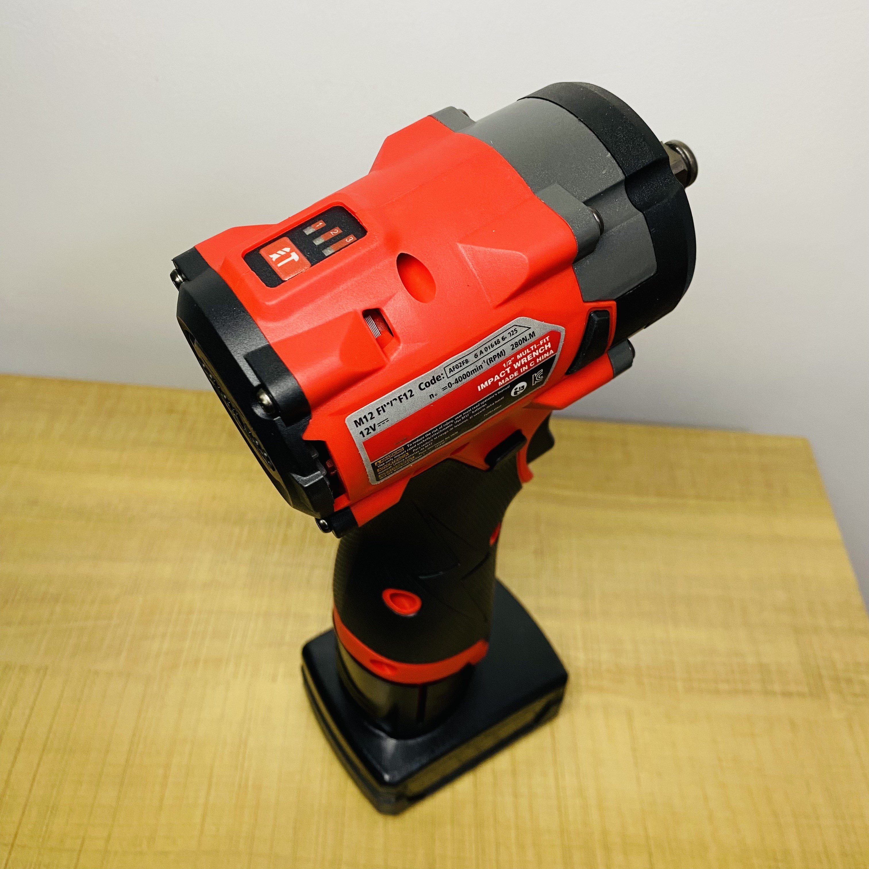 Milwaukee 12v akku-schraubenschlüssel, kleiner elektrischer schraubenschlüssel, bürstenloser 1/2 "-akku-schraubenschlüssel, schraubendreher, schlagbohrmaschine, wiederaufladbare elektrowerkzeuge