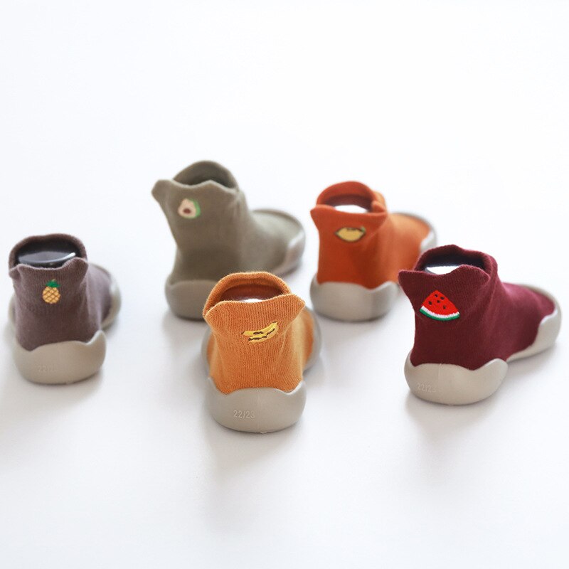 bébé chaussettes broderie dessin animé fruits enfants chaussettes de sol en caoutchouc bas antidérapant bébé marche chaussettes