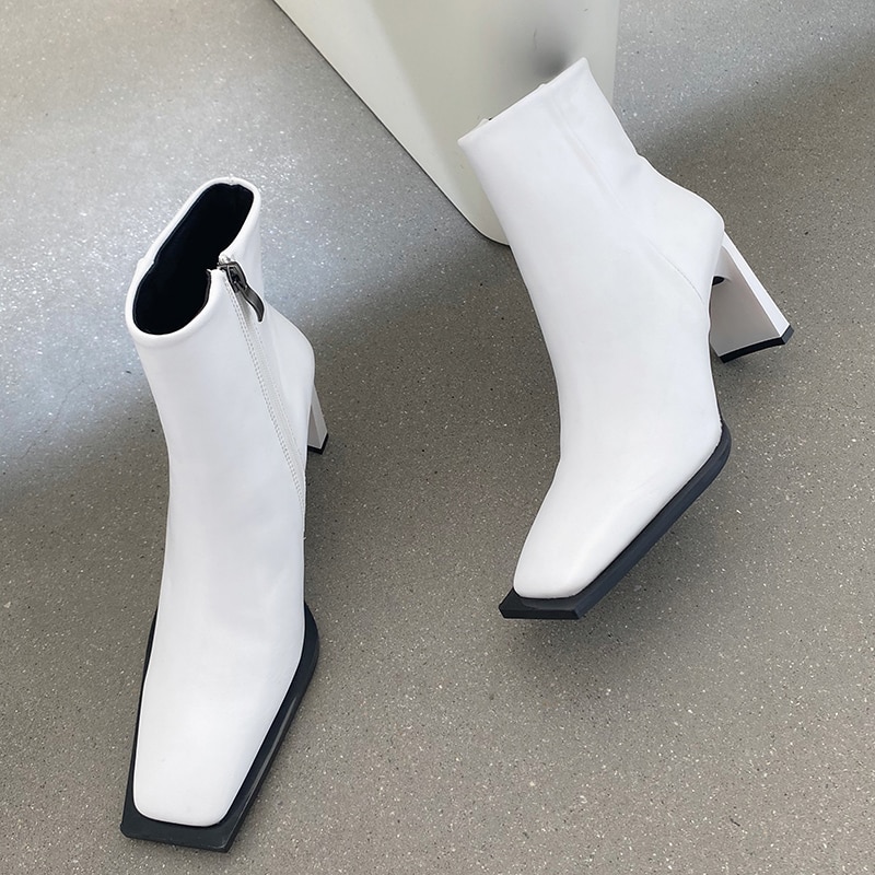 Ins lyx kvinnor fyrkantig tå tjocka höga klackar ankelboots stripper vit svarta klackar korta chelsea boots vinter festskor