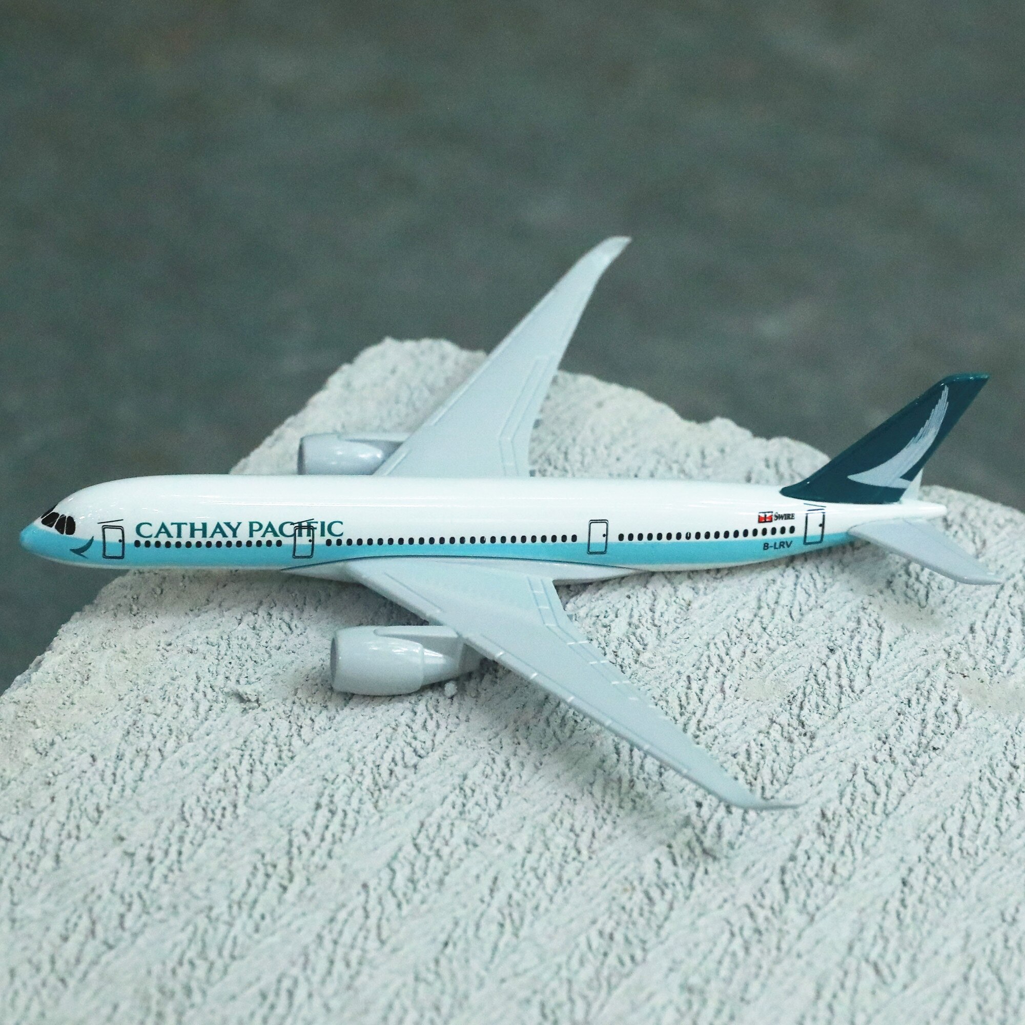 Hong Kong Cathay Pacific Airlines A350 Aircraft Alloy Diecast Model 15cm Aviation Collectible Miniature Ornament Souvenir Toys