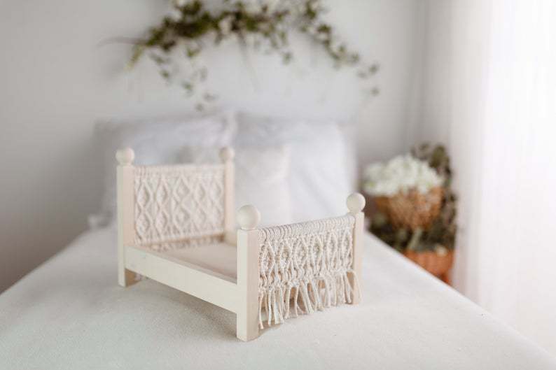Newborn Photography Props Original Baby Crib White Shooting Assisted Solid Wood Hand-woven Props Posing Props With Tassels
