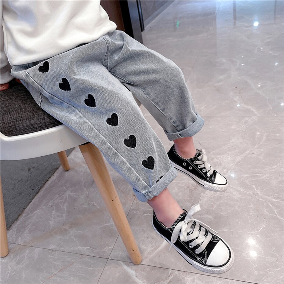 Jeans per ragazze Jeans con motivo a cuore Jeans per bambina primavera autunno Jeans neonata abiti Casual per bambini