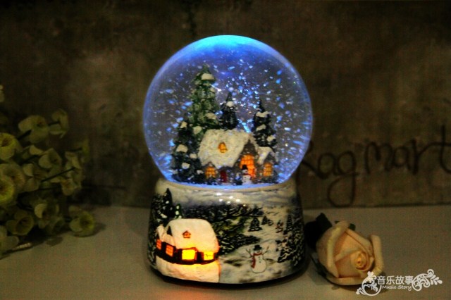 Weihnachten Schneekugel Schnee Haus Kristall Ball Drehen Licht Stimme Kontrolle Musik Kasten Schloss Ich bin Himmel Geburtstag für freundin