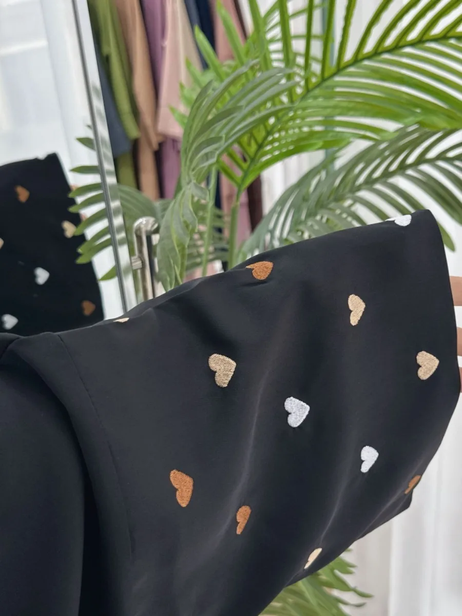 Kjærlighetshjertebroderi muslimsk abaya til kvinner uten skjerf eid cardigan marokko ramadanabayas kaftan islam dubai arabisk lang kappe: Xxl / Svart