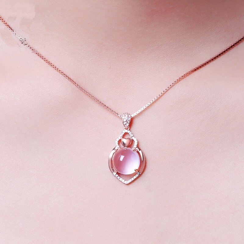 Natuurlijke Roze Chalcedoon Hand Gesneden Druppel Hanger Mode Persoonlijkheid Sieraden Mannen En Vrouwen 925 Zilver Ingelegd Ketting