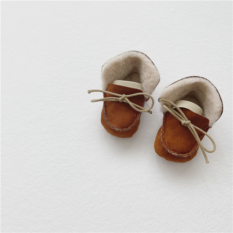 Winterliche koreanische babystiefel, samtschuhe für kleinkinder, rutschfeste mokassins für mädchen und jungen, flauschige babyschuhe mit fellfutter, lauflernschuhe: Braun / Einlegesohle 12cm