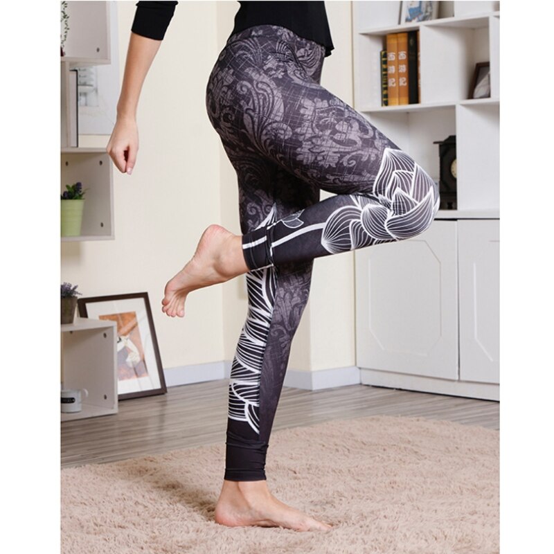 Pantaloni da allenamento per Yoga con leggings Fitness con stampa elastica a vita alta pantaloni Push Up