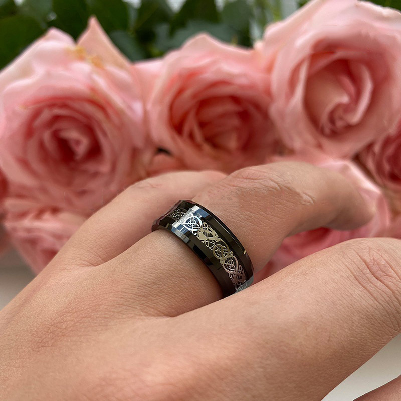 Anillo clásico de 8mm de tungsteno negro para boda, dragón celta para hombres, anillo de fibra de carbono rojo de acero inoxidable a la
