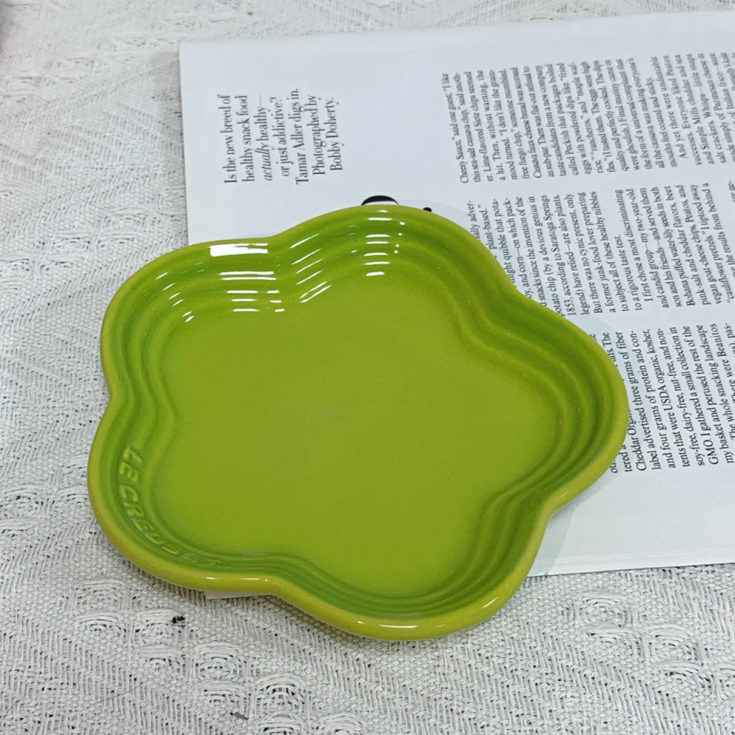 Plum Blossom Small Plate 5.5Inches 14cm Rainbow Sauce Plate Flower Shaped Pet Gradual Spike Bone Plate Tableware Ceramic Dishs