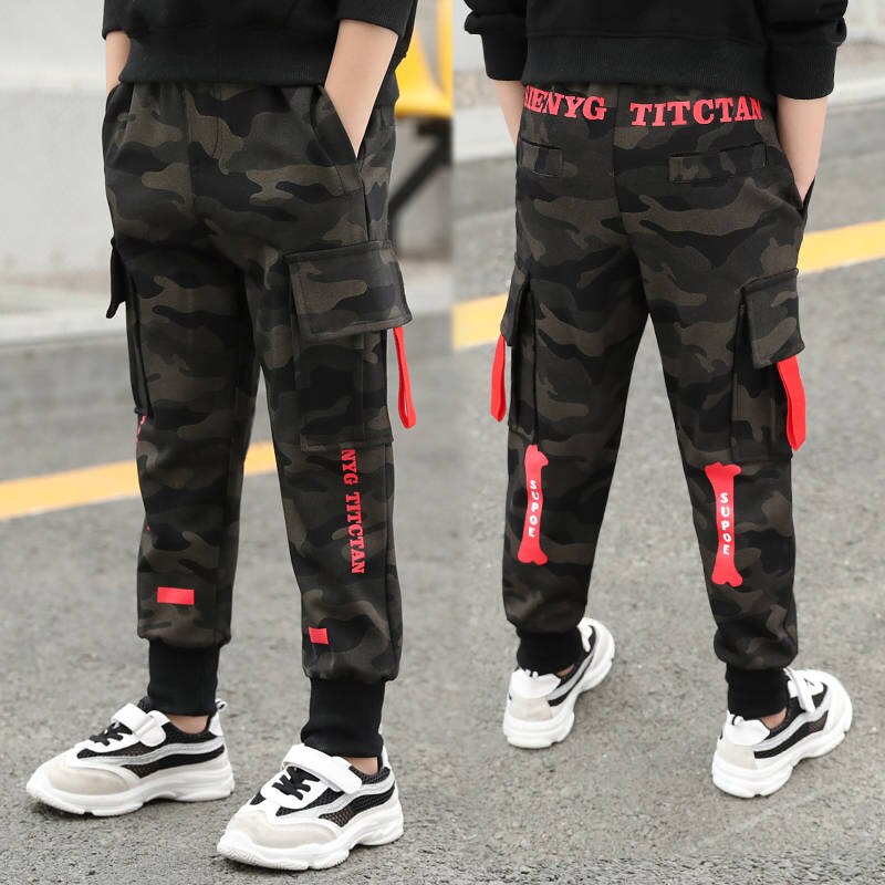 Jongens broek en najaar modellen kinderen grote kinderen Koreaanse casual broek camouflage sport broek