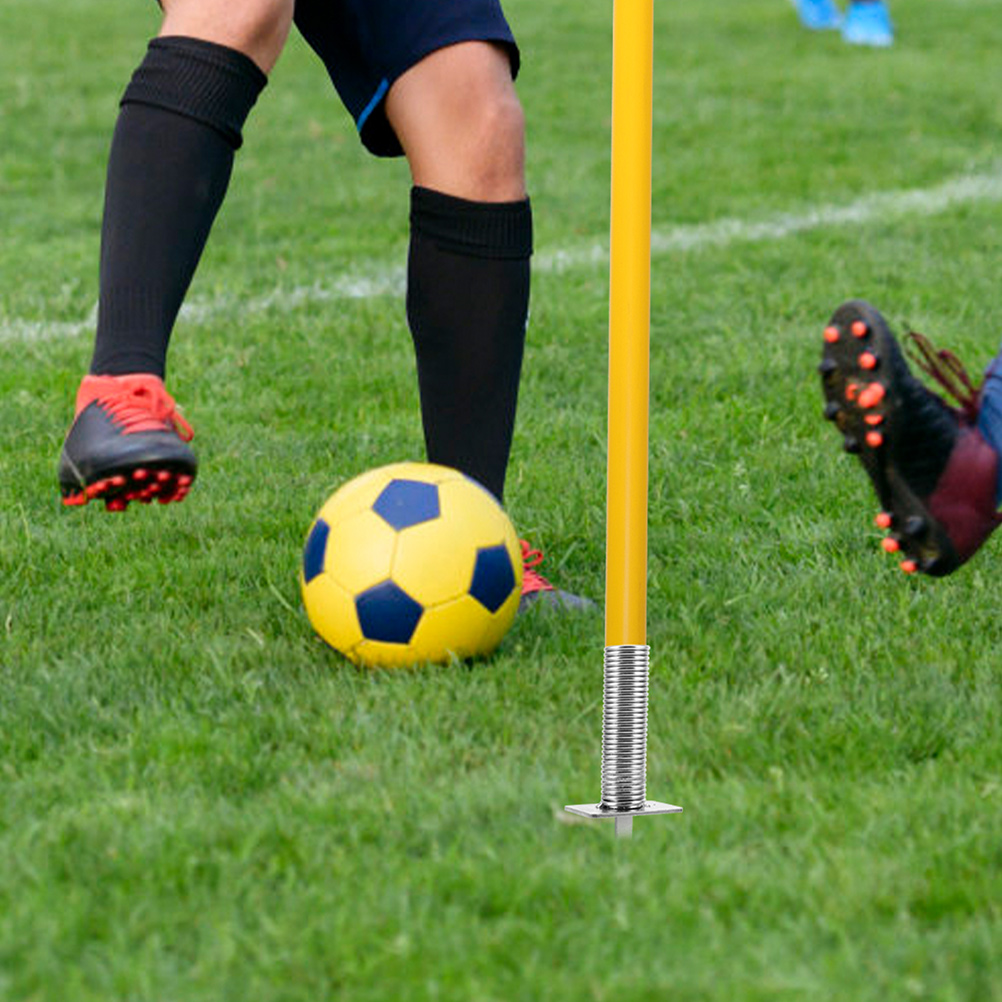 4 st fotbollsflaggstångsfot fjäderspik golvspikar fotbollsjärnhörnflagga bas hörnflaggor hållare fjädermonterade spik fotbollsflagga