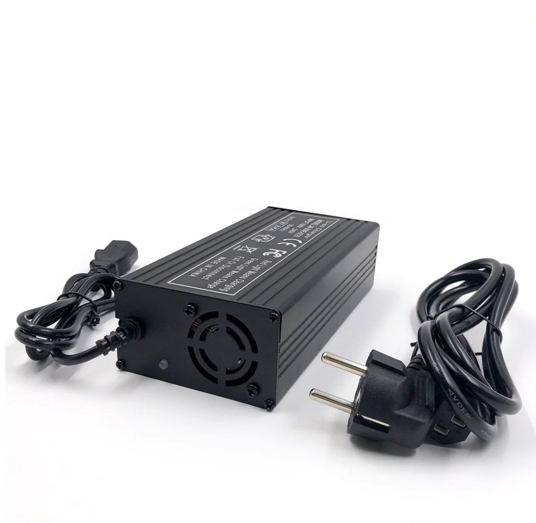 60V Schnellladegerät 67,2V/5A Ladegerät für 16S 60V Elektrofahrrad Lithium-Batterieladegerät IEC/PC-Anschluss Starke Wärmeableitung