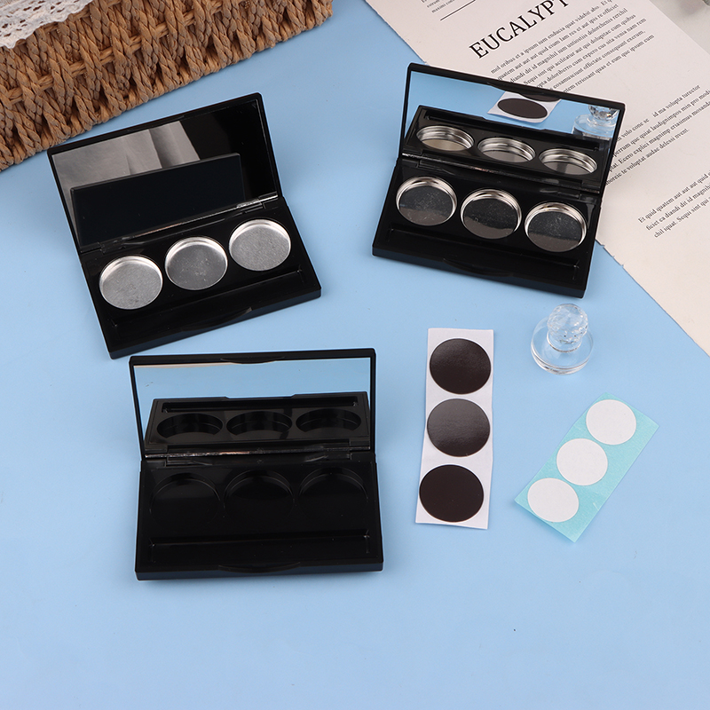 Quadratische leere Lidschatten-Palette mit 3 Fächern und festem Aufkleber und Aluminiumplatte, Kunststoff-Kosmetikbehälter, transparenter Make-up-Koffer