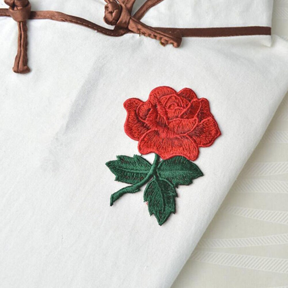 Leuke Kleurrijke Rose Applique Bloemen Patch Geborduurde Naaien op Kleding Tassen Handgemaakte DIY Craft Ornament Stof Sticker