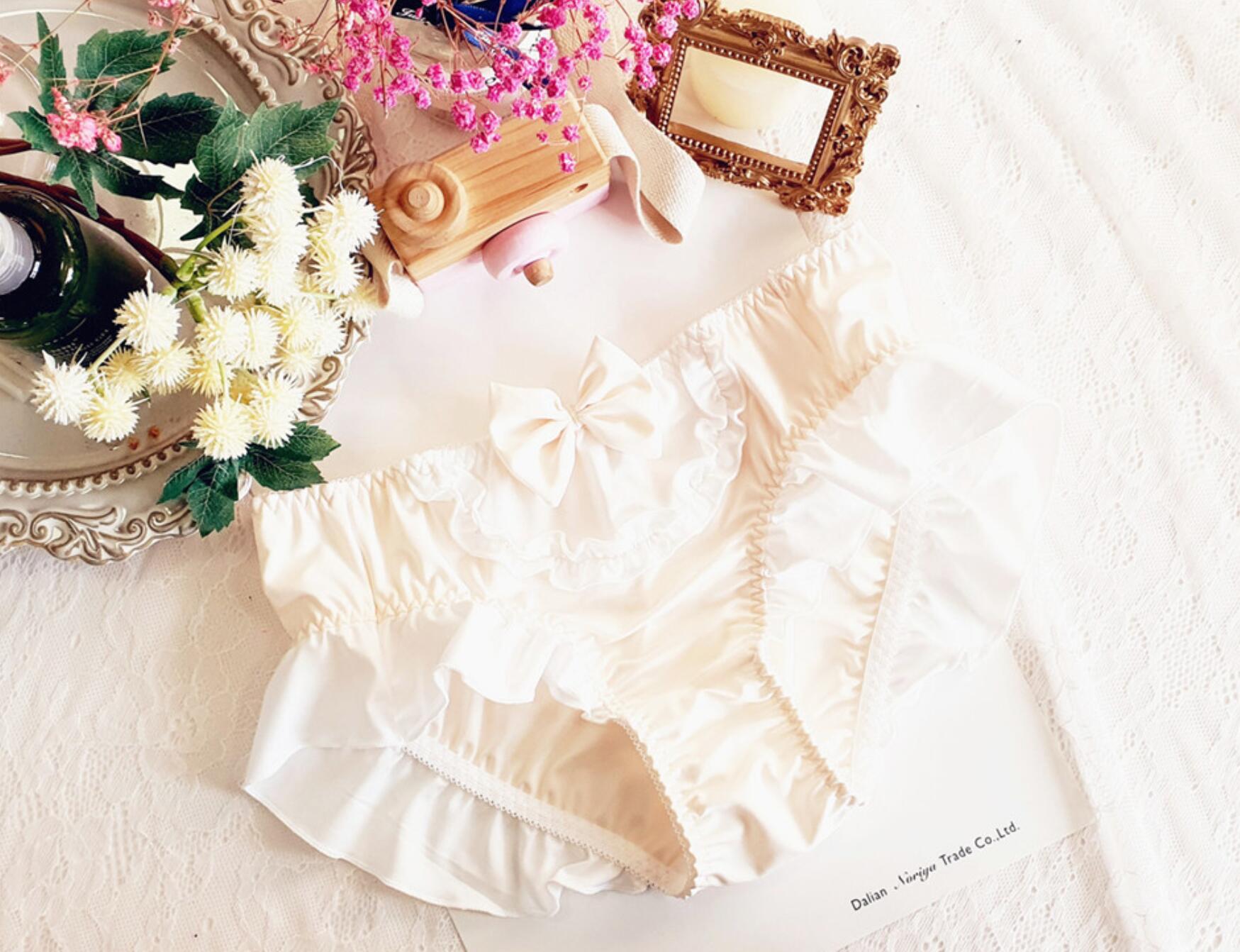 Bragas de seda de leche para dama, ropa interior femenina de Lolita Kawaii con volantes, fotos reales M L, 2022, 100%