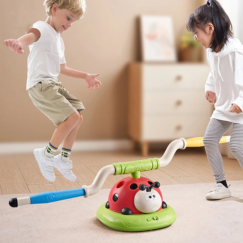 Musikalisches Springen-Sportspielzeug, 5-in-1, 3-in-1-Wurfring-Spiel, Spielzeug und Raketenwerfer für freundlicher, Marienkäfer, Multifunktions-Außenmaschine