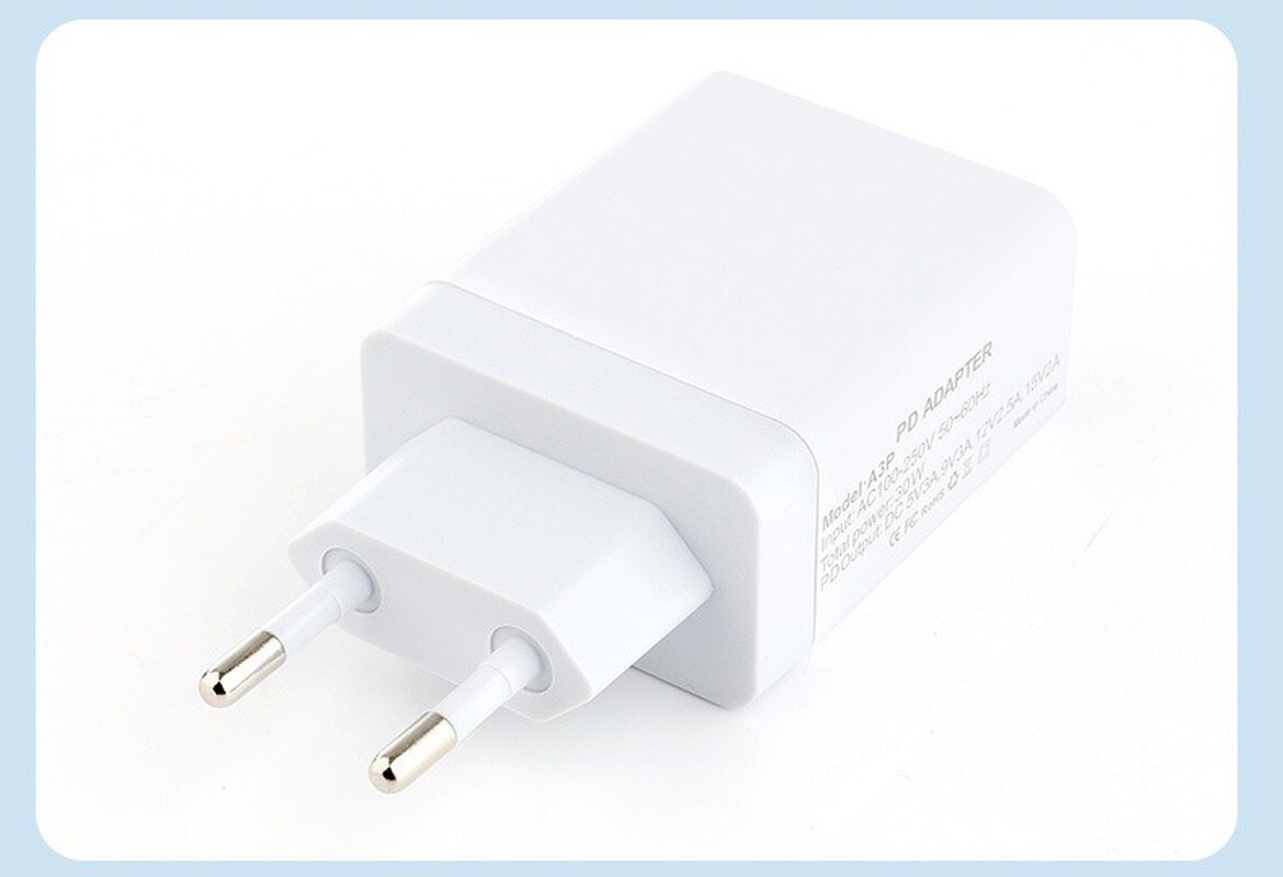 PD Fast Charge Protocol Charger 3C Certification 30W Adapter TYPE-C Travel Charger PD Plug PC + ABS Fire Retardant