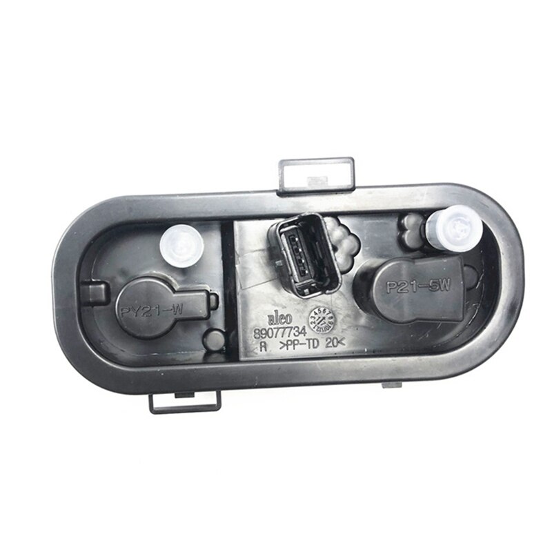For Nissan Qashqai Rear Tail Light Bulb Holder Tail Light Brake Light Stop Lamp Bulb Hole Bulb Socket
