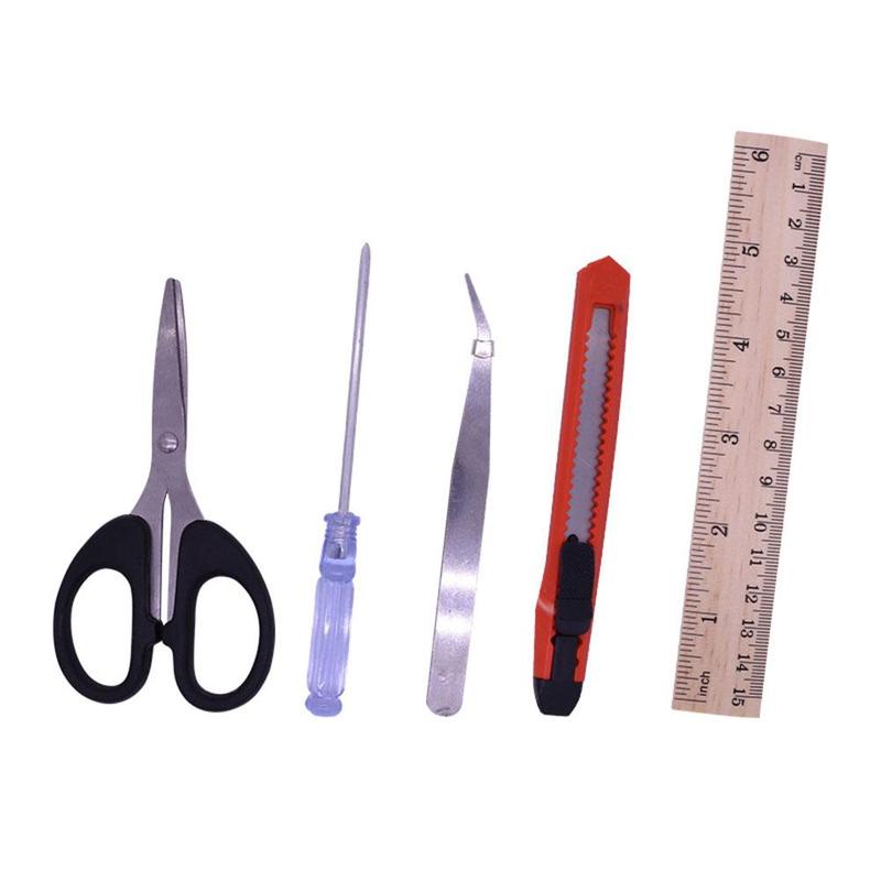 5 pz/impostato strumenti Villetta fai da te accessori casa delle bambole righello in metallo coltello forbici pinzette cacciavite casa delle bambole capanna strumenti di assemblaggio: Default Title