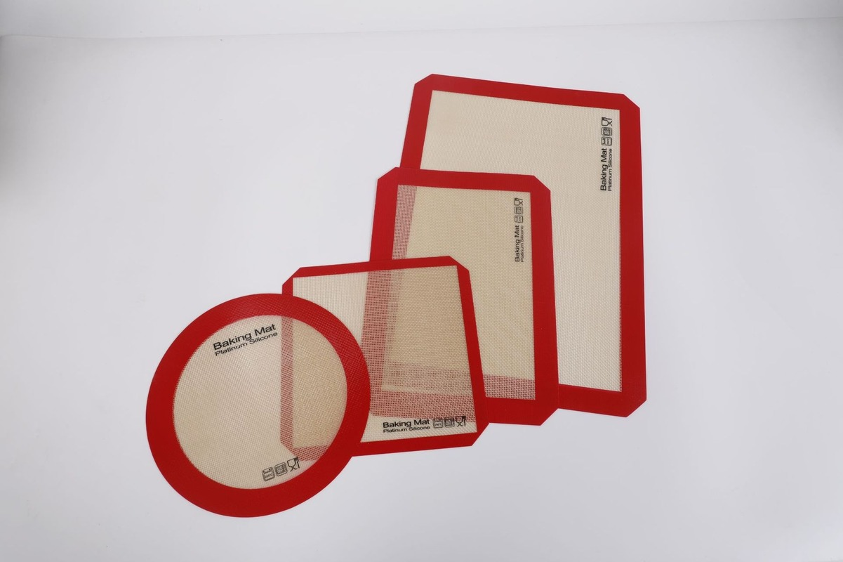 Large Silicone Kitchen Mat Thickening Kneading Silicone Non-stick Rolling Dough Pads Mat Cake Baking Pastry Tool Accessories: 4Pc