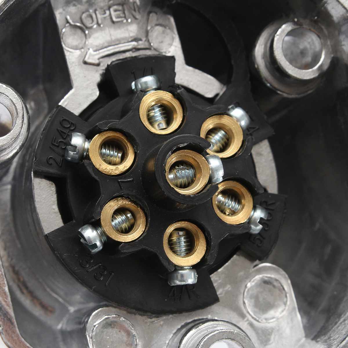 12N 7 pin Metal Towing Plug & Socket Connector Kit for Towbar Caravan Traile