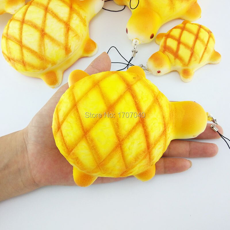 Jumbo 13 cm kawaii zachte geel schildpad broodje squishy turtles collectibles brood voedsel toys 1 stks
