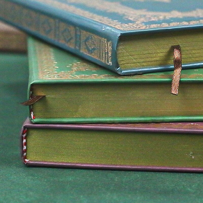 Retro bronzing notebook notebook European style diary thick A5 super thick Korean notepad middle school student stationery