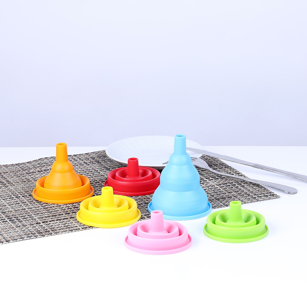 1 pc Kitchen Tool DIY Food-Grade Folding Silicone Funnel Household Liquid Dispensing Mini Funnel Random Color