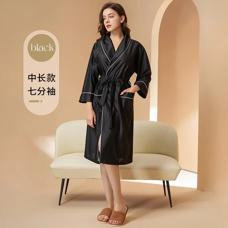 Bata de satén sedoso para parejas, ropa de dormir con estampado de rayas, Kimono, albornoz, ropa de casa holgada, ropa de dormir para primavera y verano