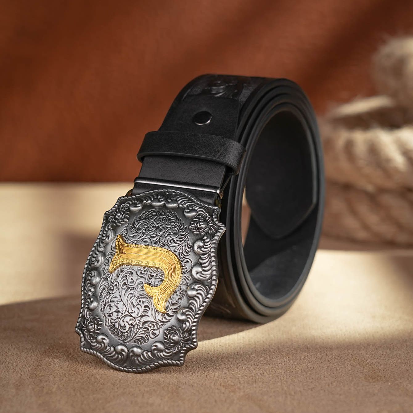 Cinturón de cuero PU de vaquero occidental - Correa de cintura para hombre Decoración de toro con grabado floral para jeans