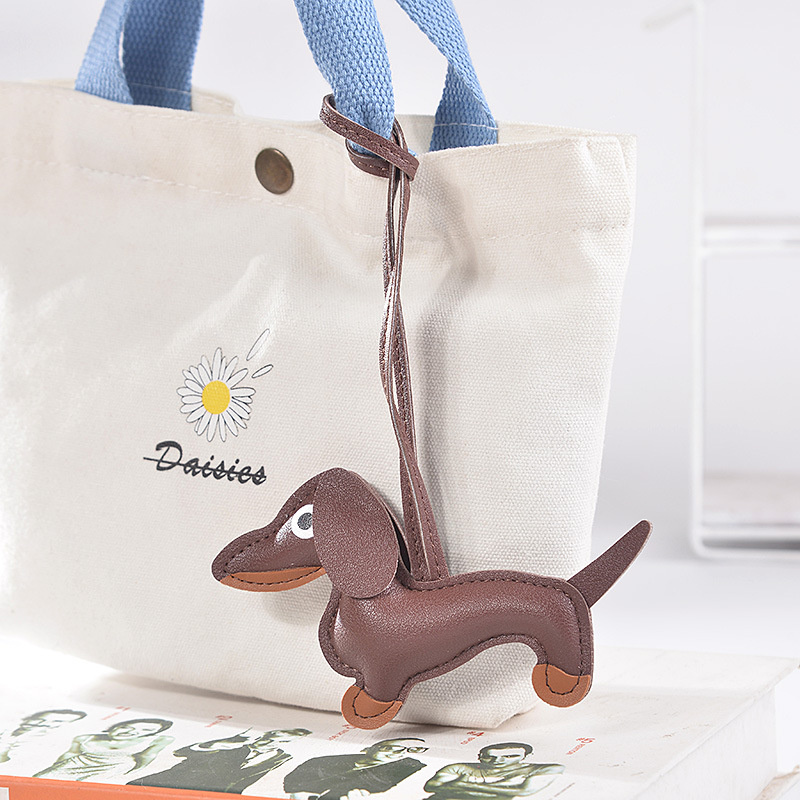 LLavero de Bulldog salchicha de coche para hombre, llaveros de perro de cuero PU, para mujer, bolso, colgante, joyería, llavero con baratija: Marrón oscuro