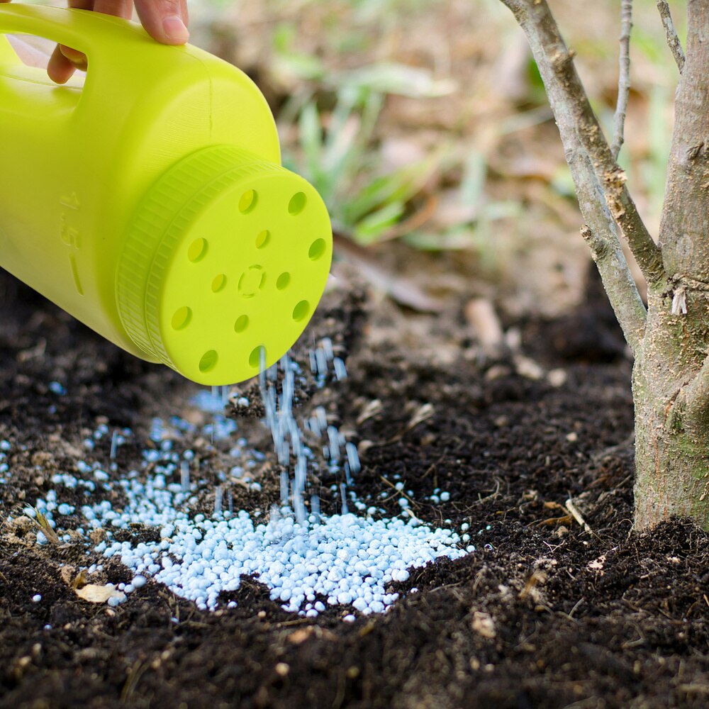 2L Plastic Seeder Shaker Salt Dispenser Bottle Seeds Spreader Handheld Spreader