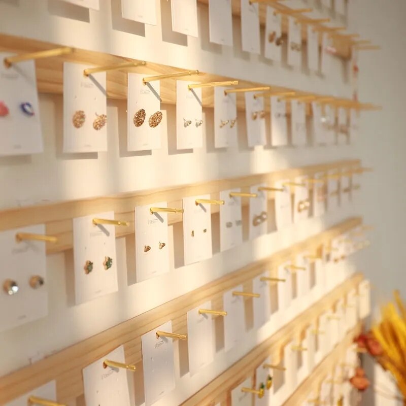 Colgador de pared de madera para joyería, soporte de exhibición con gancho dorado y plateado, organizador de collares y pendientes, soporte de almacenamiento, decoración montada en la pared para tienda
