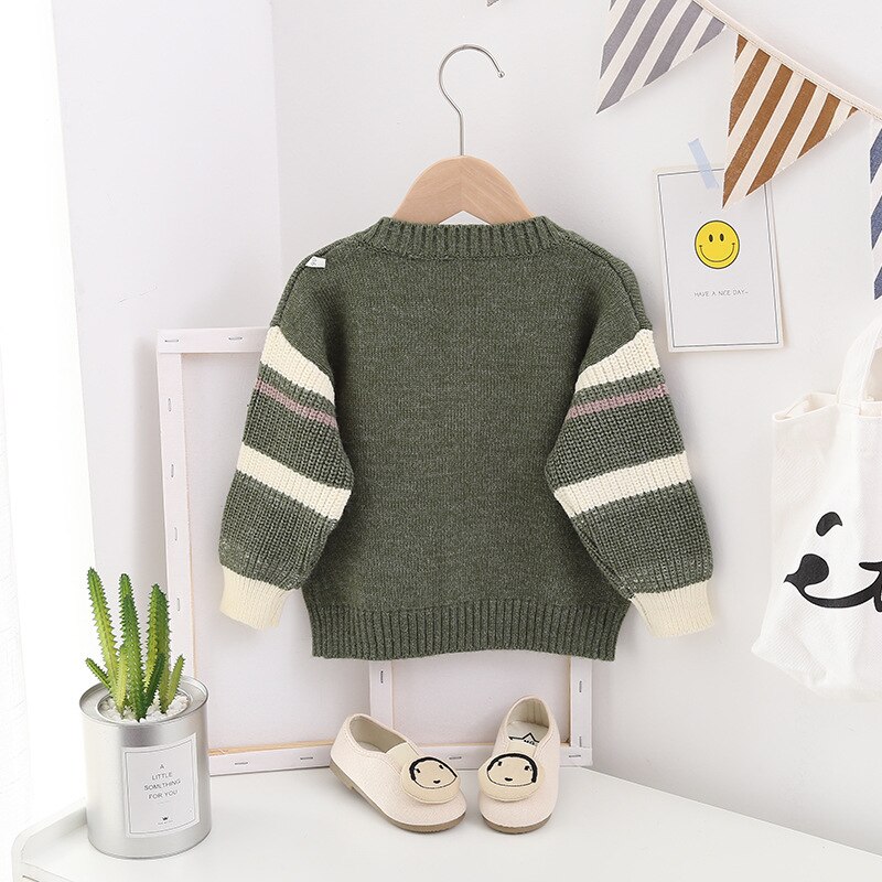 Neulottu lasten pyöreä pääntie yksirivinen väriin sopiva neuletakki