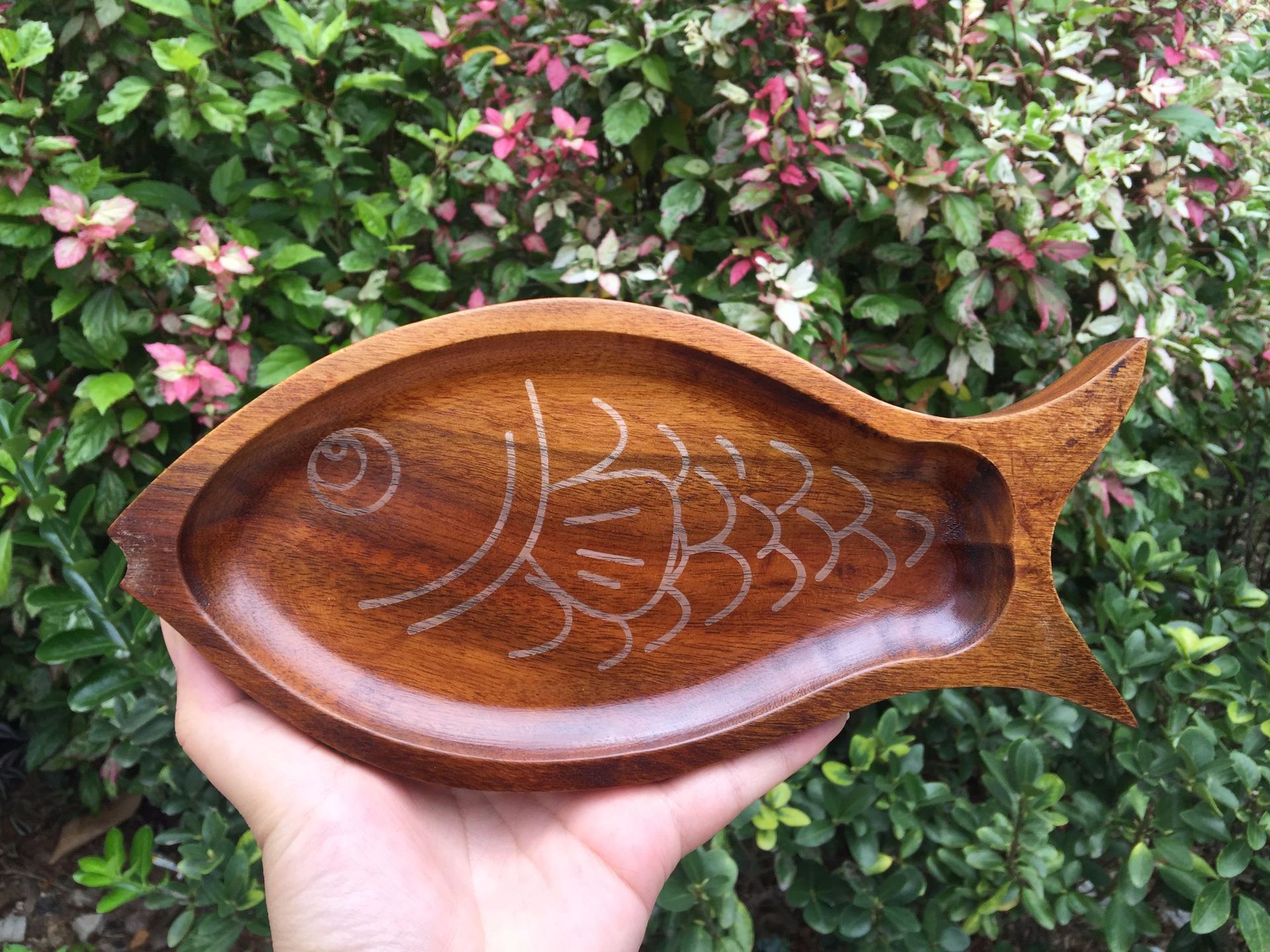 Acacia wood fish-shaped wooden plate solid wood dim sum dry fruit plate Japan/south Korea fish plate restaurant hotel supplies