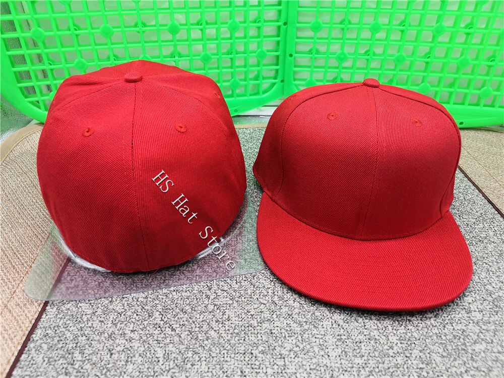 Solid blank full nära hip hop cap hela stängning herrstorlek platt brim bill baseball cap monterad hatall röd
