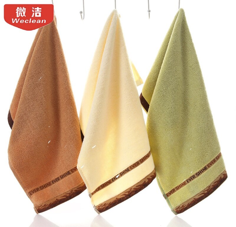 Goede kwaliteit katoenen handdoek, absorberend, zacht en comfortabel, geborduurd en snel drogend.