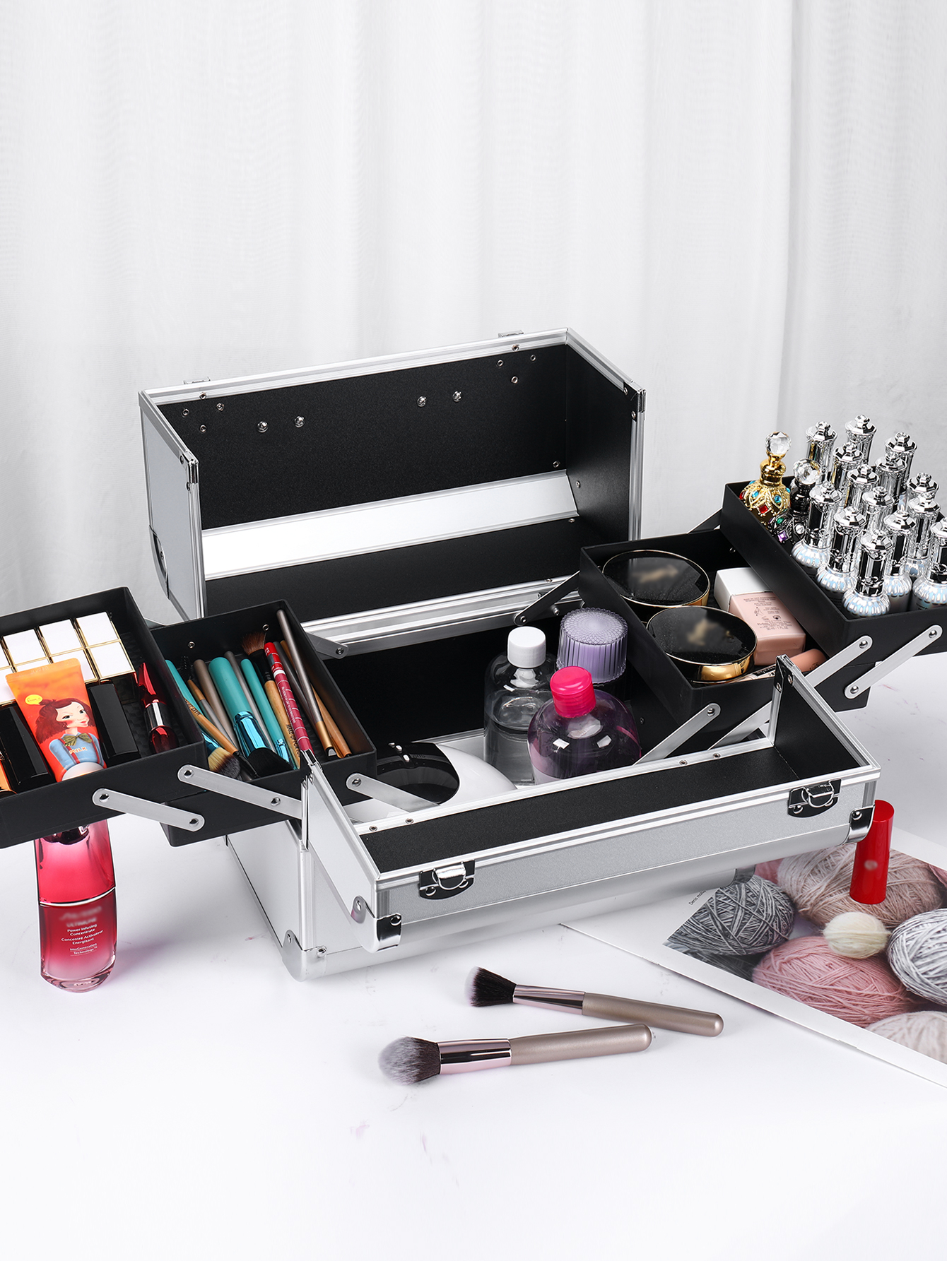 Makeup Case Cosmetic Organizer Case Extra Large 12 Inch 6 Trays Portable Makeup Organizer Case Make Up Carrying Box: Silver