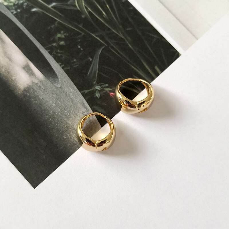 Peri'sBox Trendy Basket Wide Gold Earrings Polished Huggie Earrings for Women Minimalist Hoop Earrings Everyday Jewelry: Gold