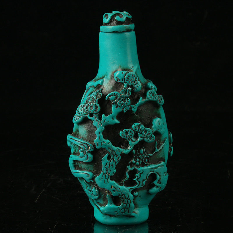 PRACHTIGE CHINESE TURQUOISE RESIN HAND GESNEDEN PIJNBOOM & OUDE MAN SNUFF FLES