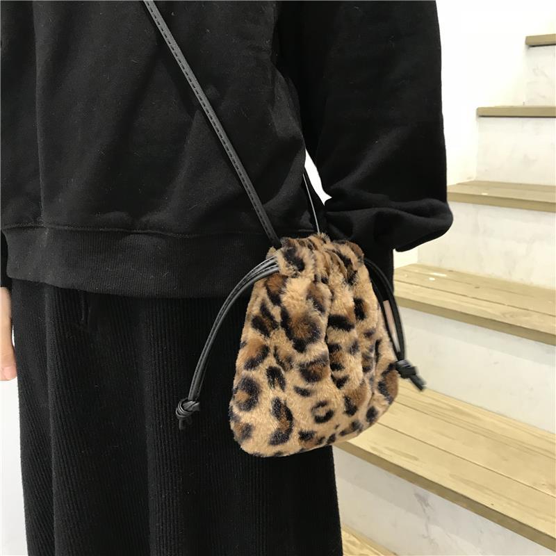 Plüsch retro Leopard Tasche frauen Winter Schulter Bote Tasche Kordelzug Mini Handtasche Nette Crossbody Taschen