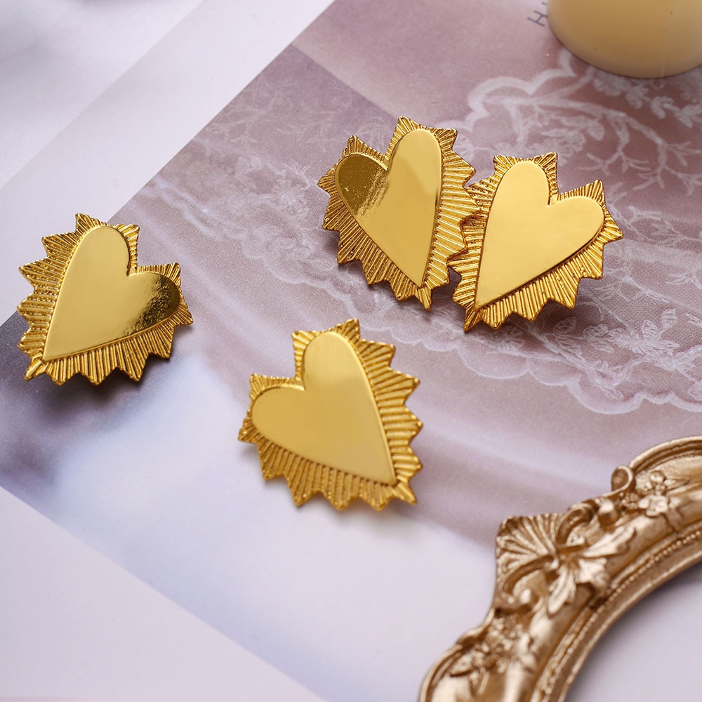 Irregular Spin Gold Heart Earrings Flower Embossing Three Heart Long Earrings Jewelry