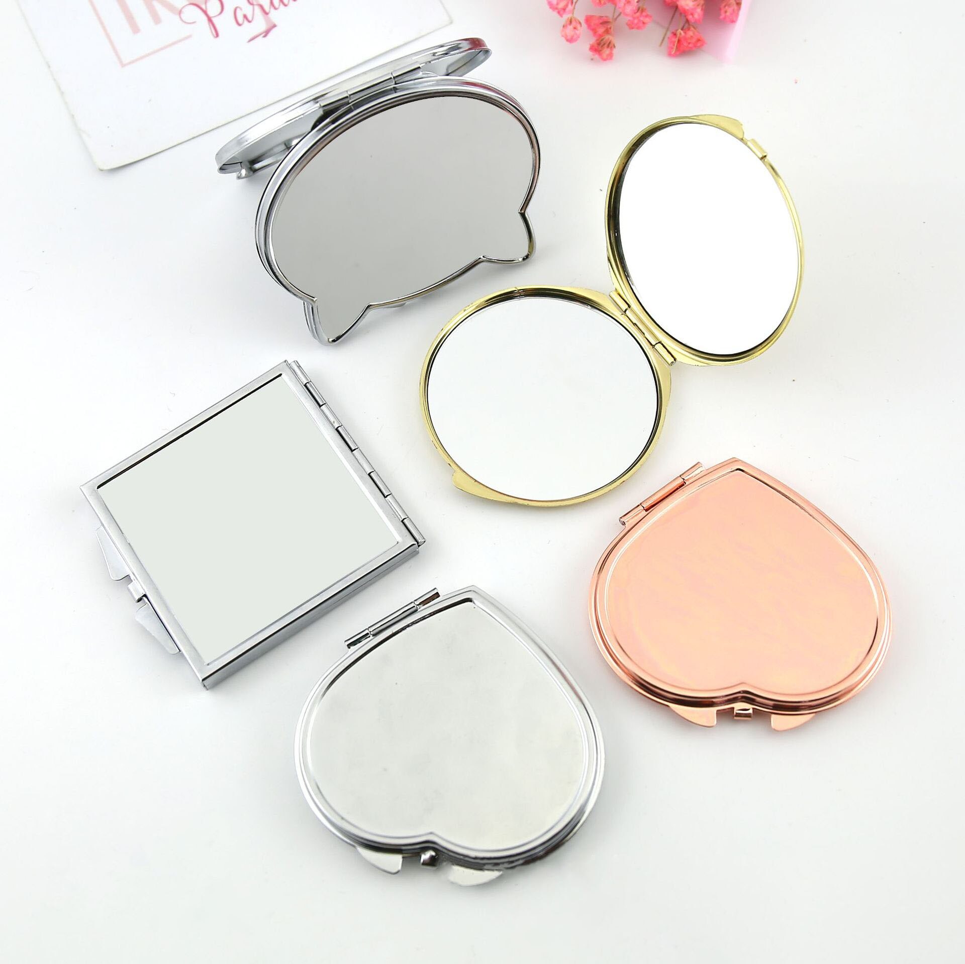 Dubbelzijdige Cosmetische Spiegel Pocket Compact Make-Up Spiegel Ronde Hart Folding Make Up Spiegel Reizen Draagbare Vergrootglas Spiegel