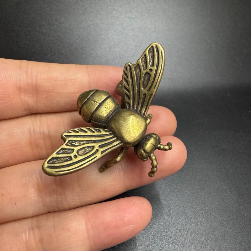 Klassiek retro messing bij klein ornament, prachtige mode