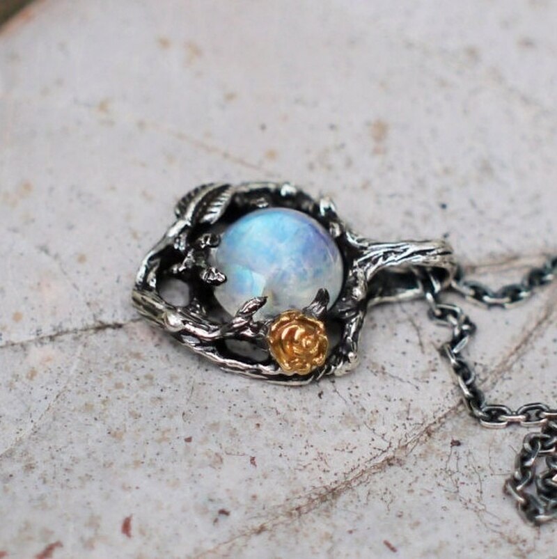 Colgante de rosa de Vintage clásico, rama de hoja antigua, collar de para mujer